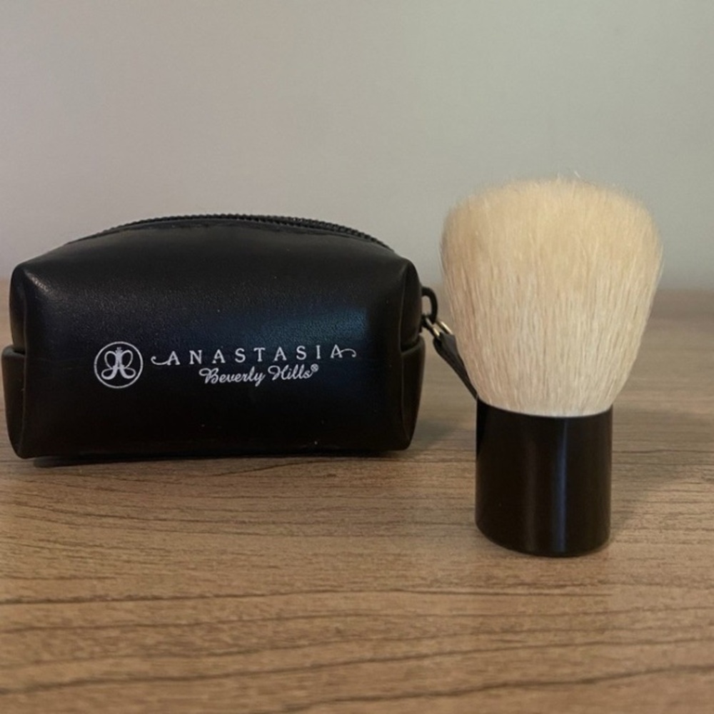 Anastasia Beverly Hills Kabuki Brush Set - Picture 4 of 6